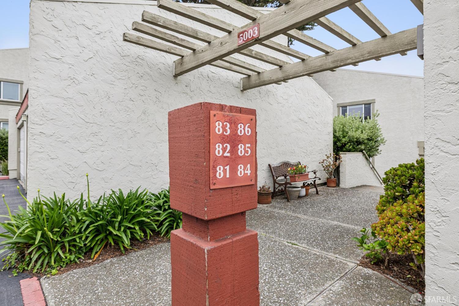 Photo #10: 426128609 Listing: Photo #10