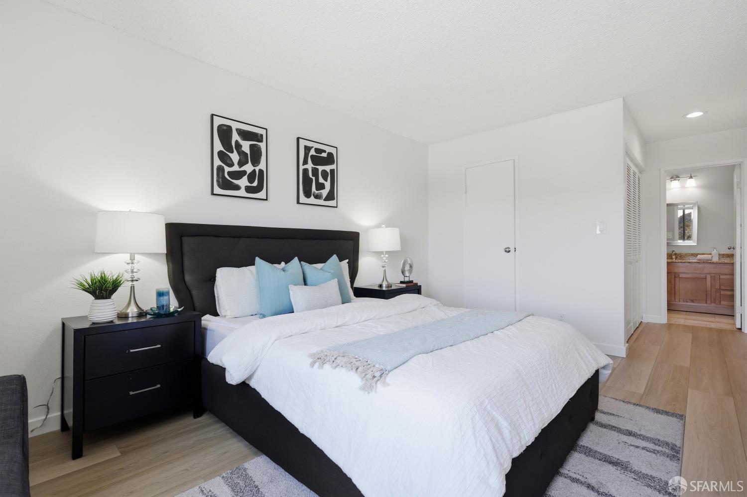 Photo #15: 426127654 Listing: Photo #15