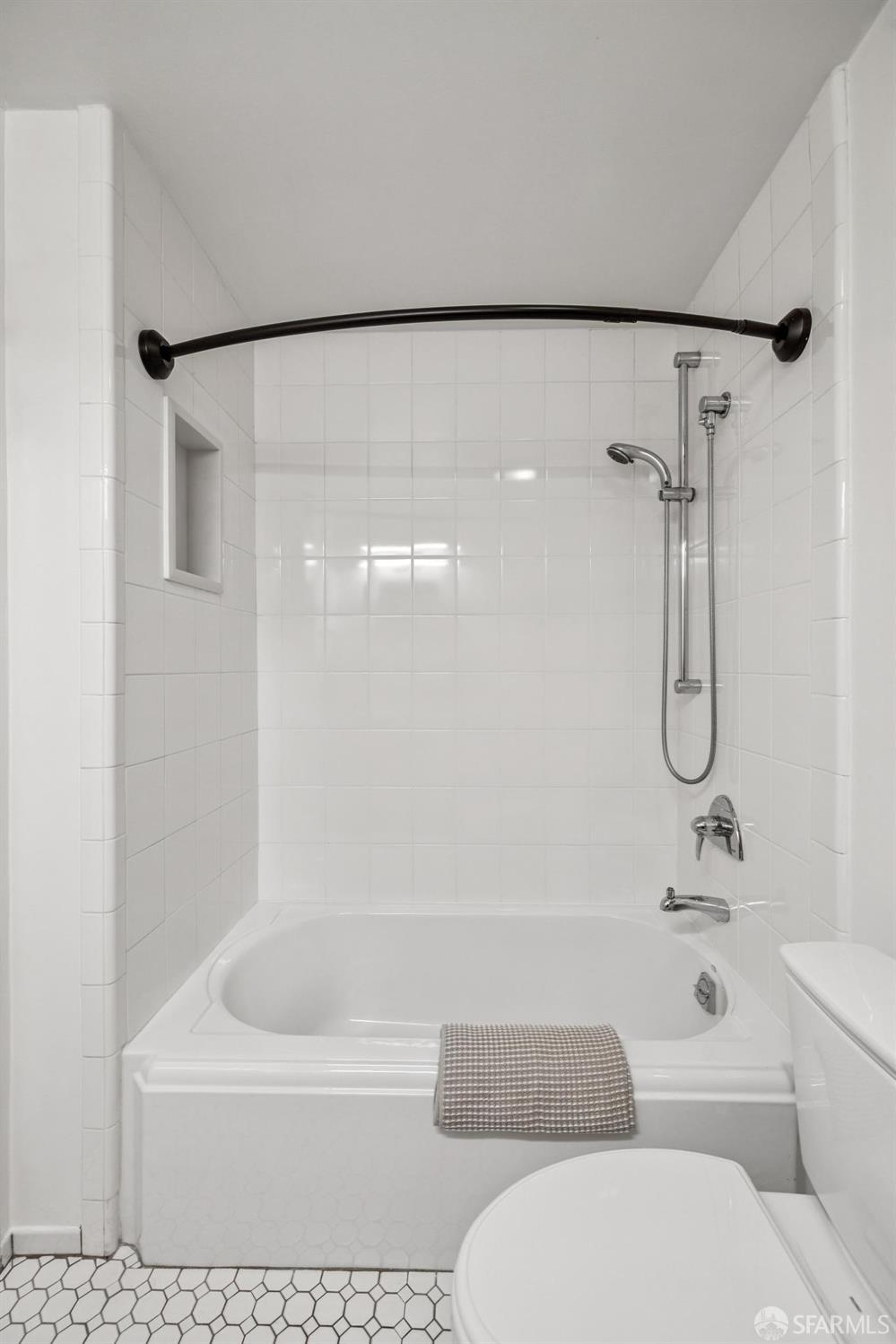 Photo #10: 426128564 Listing: Photo #10