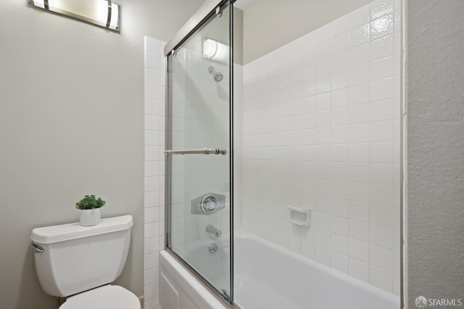 Photo #19: 426127654 Listing: Photo #19