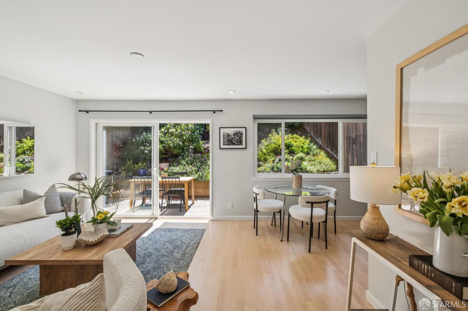 Photo #2: 426128564 Listing: Photo #2