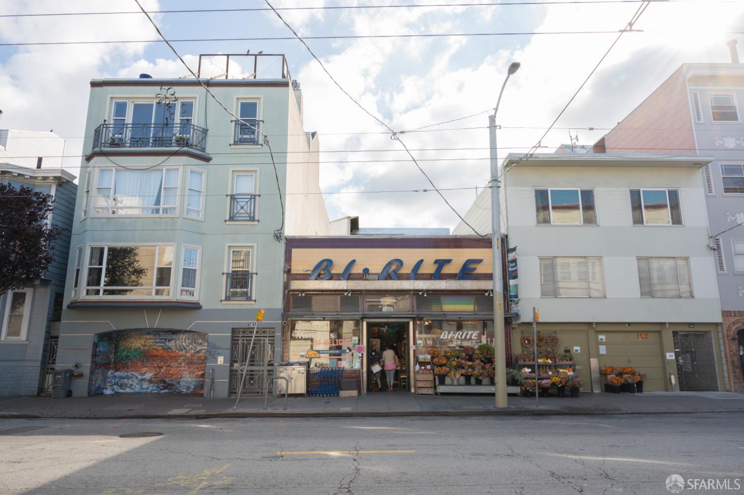 3944 18th, San Francisco, CA, 94114