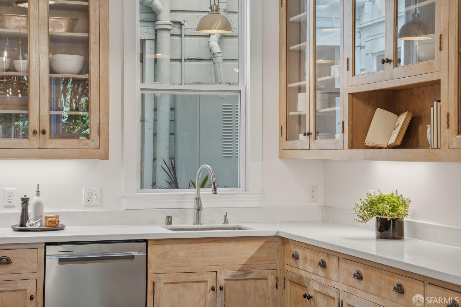 3944 18th, San Francisco, CA, 94114