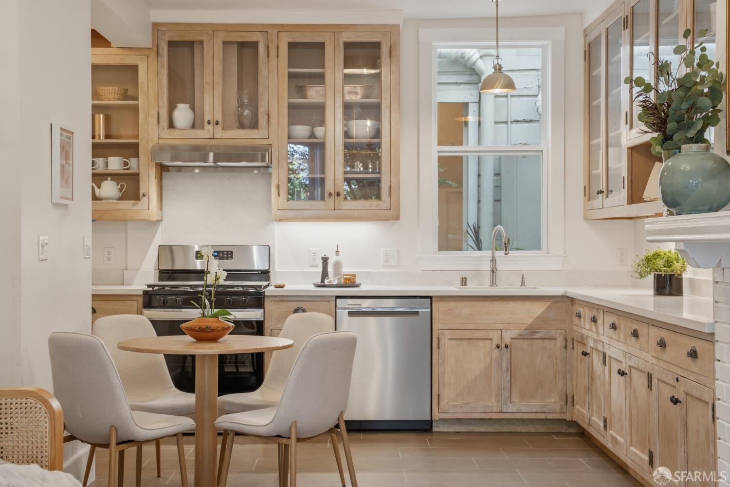 3944 18th, San Francisco, CA, 94114