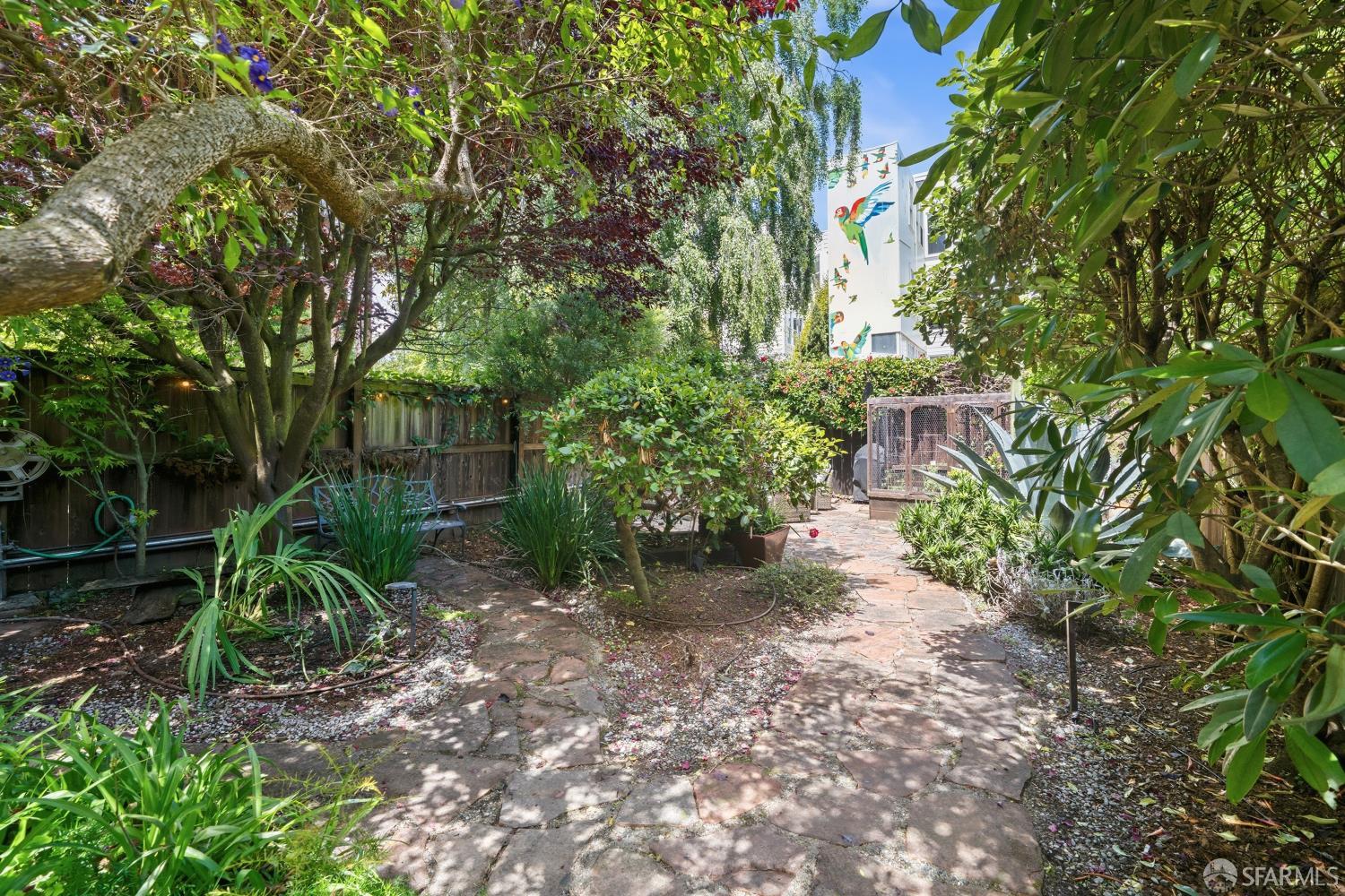 3944 18th, San Francisco, CA, 94114