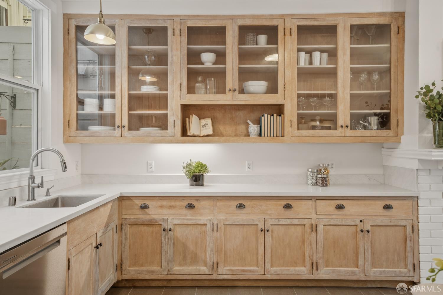 3944 18th, San Francisco, CA, 94114