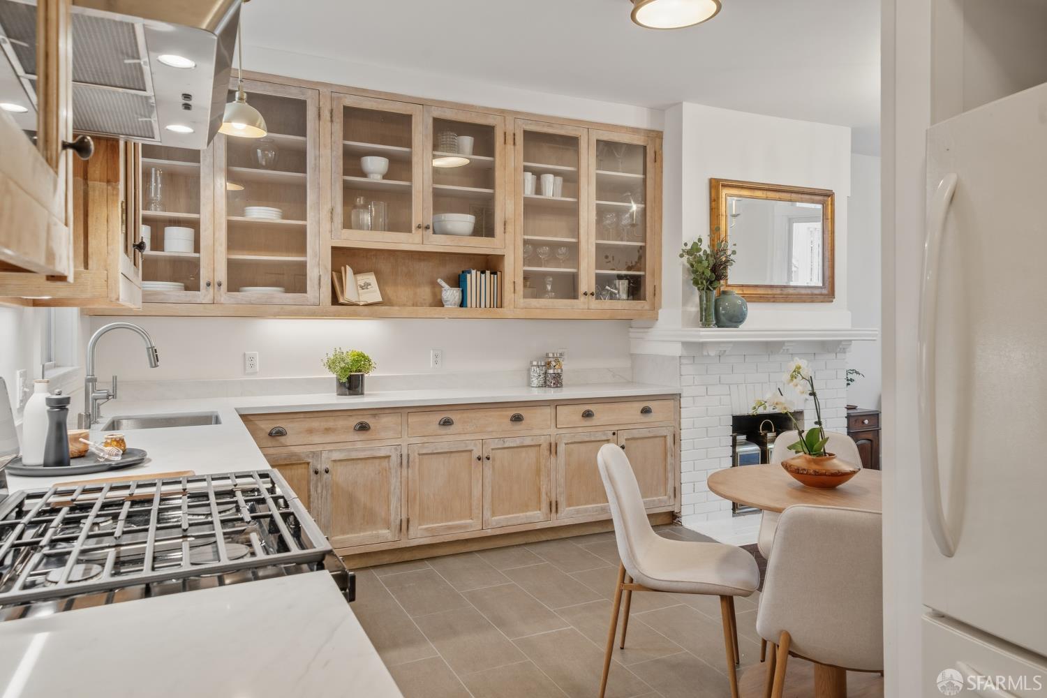 3944 18th, San Francisco, CA, 94114