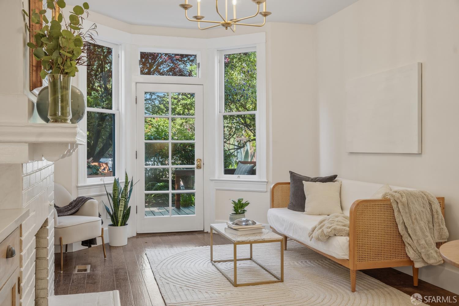 3944 18th, San Francisco, CA, 94114