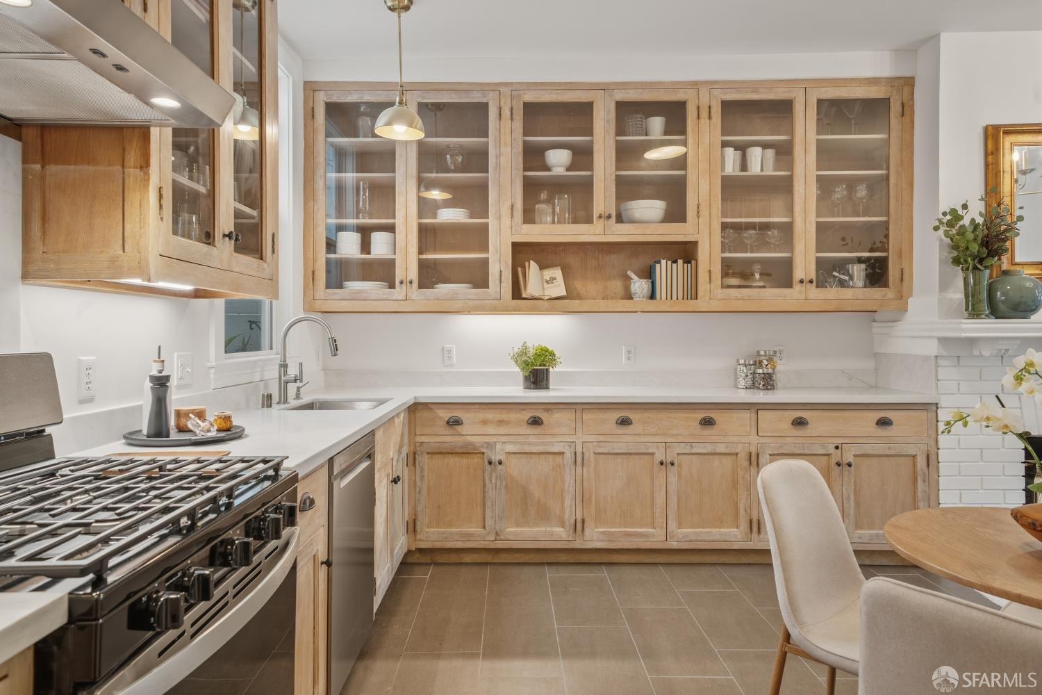 3944 18th, San Francisco, CA, 94114