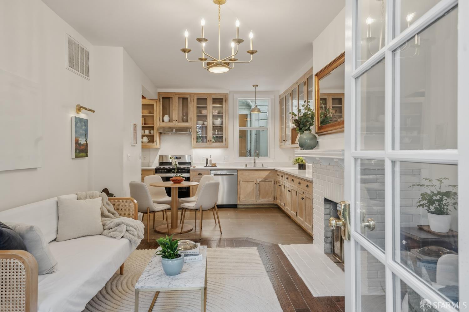 3944 18th, San Francisco, CA, 94114