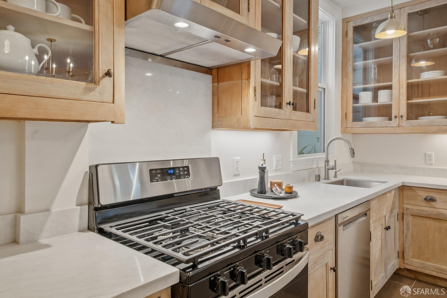 3944 18th, San Francisco, CA, 94114