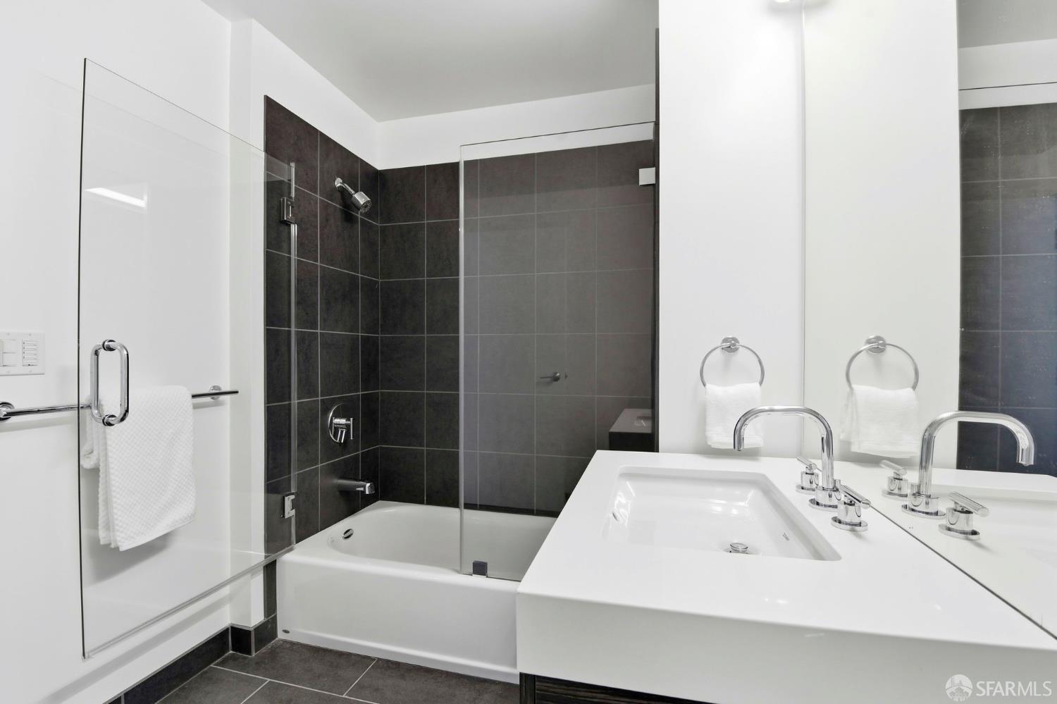 Photo #34: 426128421 Listing: Photo #34
