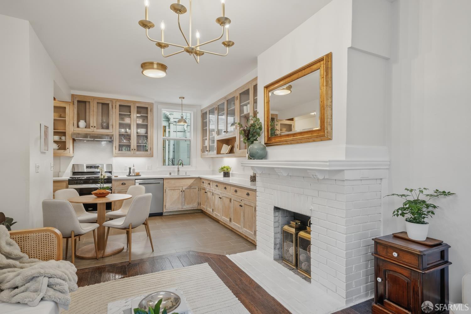3944 18th, San Francisco, CA, 94114