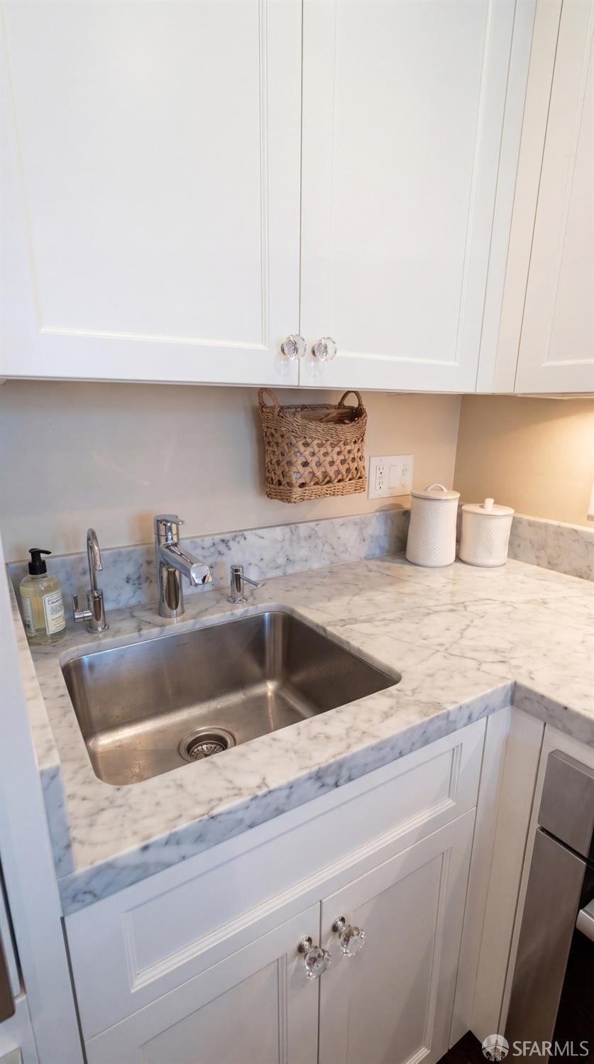 Photo #8: 426127908 Listing: Photo #8