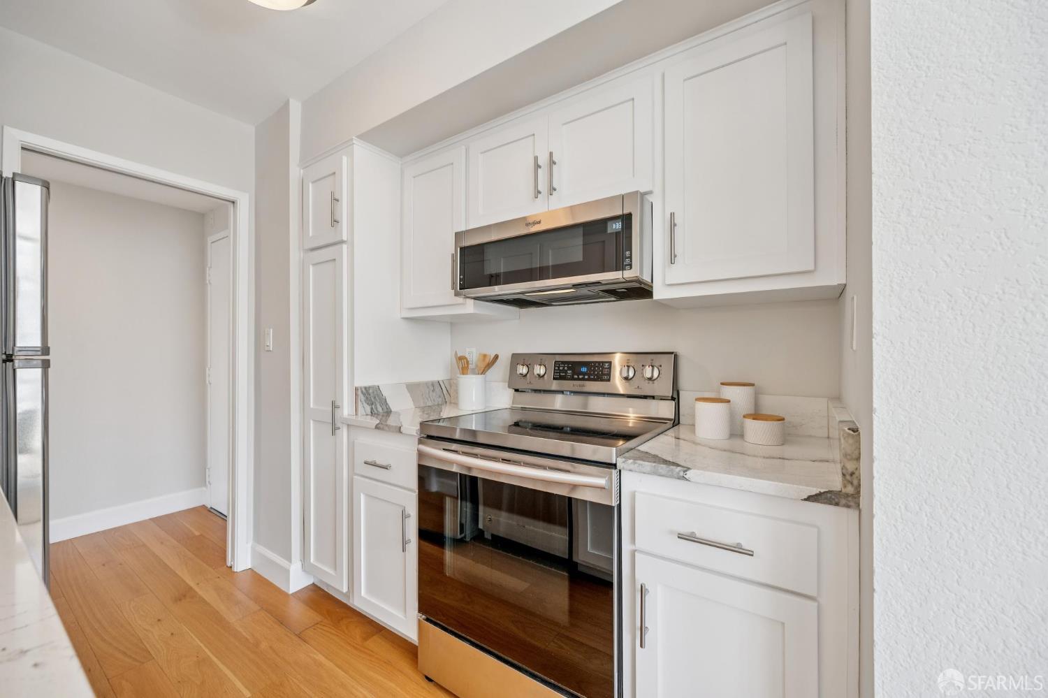 Photo #11: 425082566 Listing: Photo #11