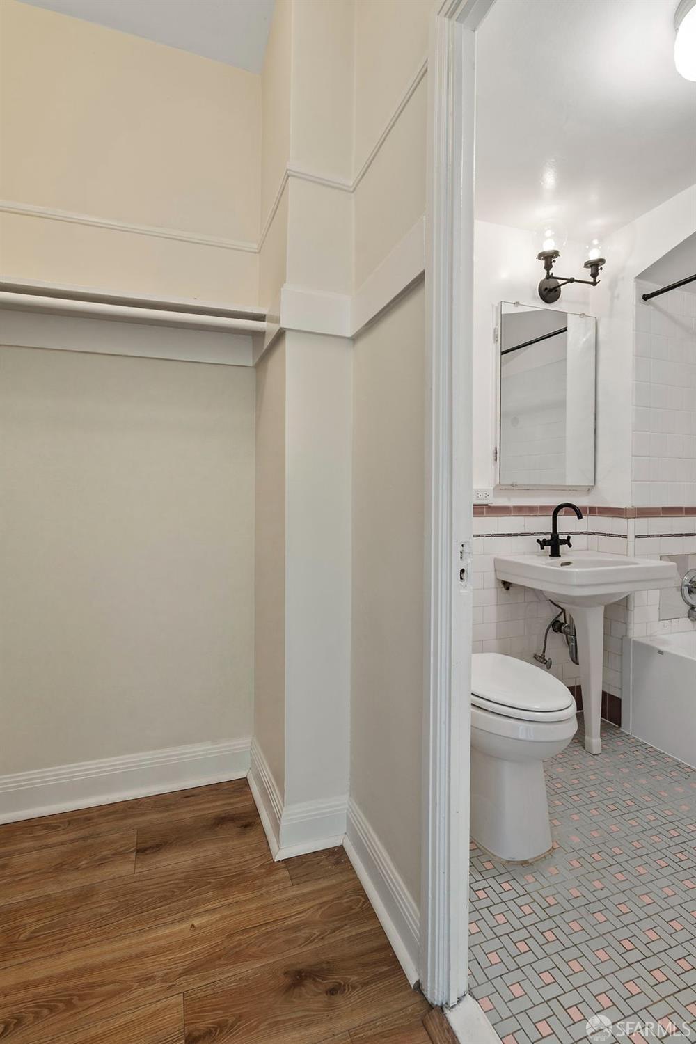 Photo #14: 426128162 Listing: Photo #14