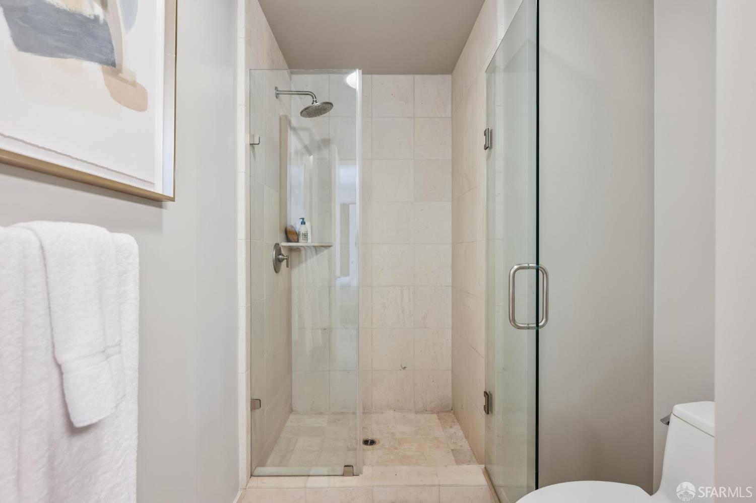 Photo #21: 426121412 Listing: Photo #21