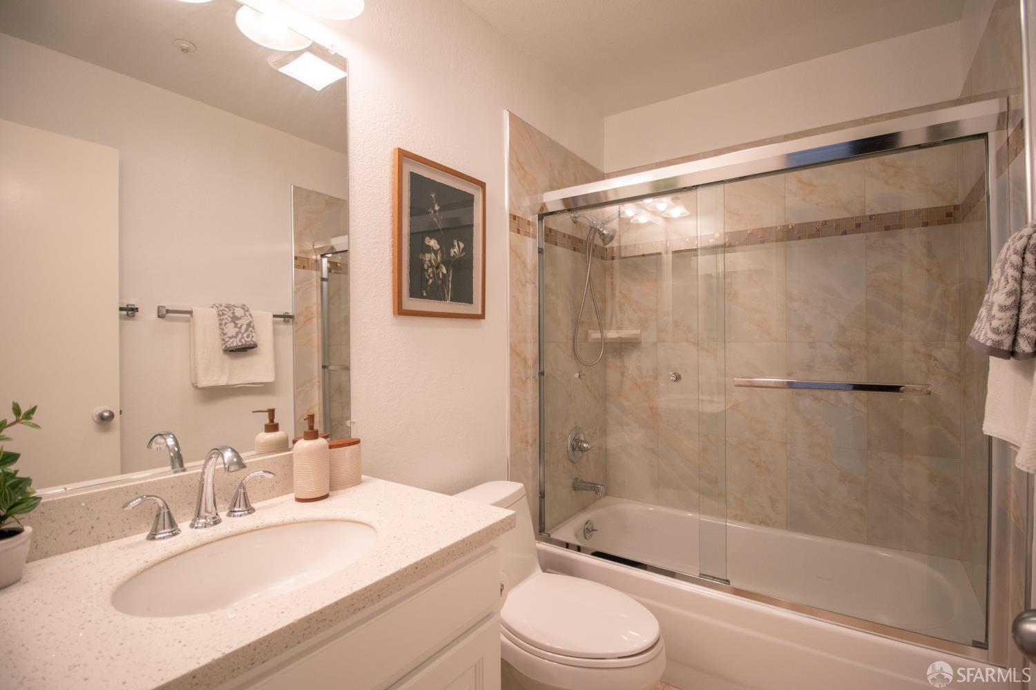 Photo #17: 426130393 Listing: Photo #17