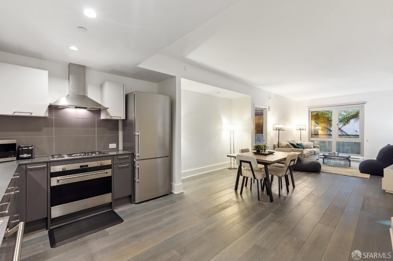 1075 Market Street # 212