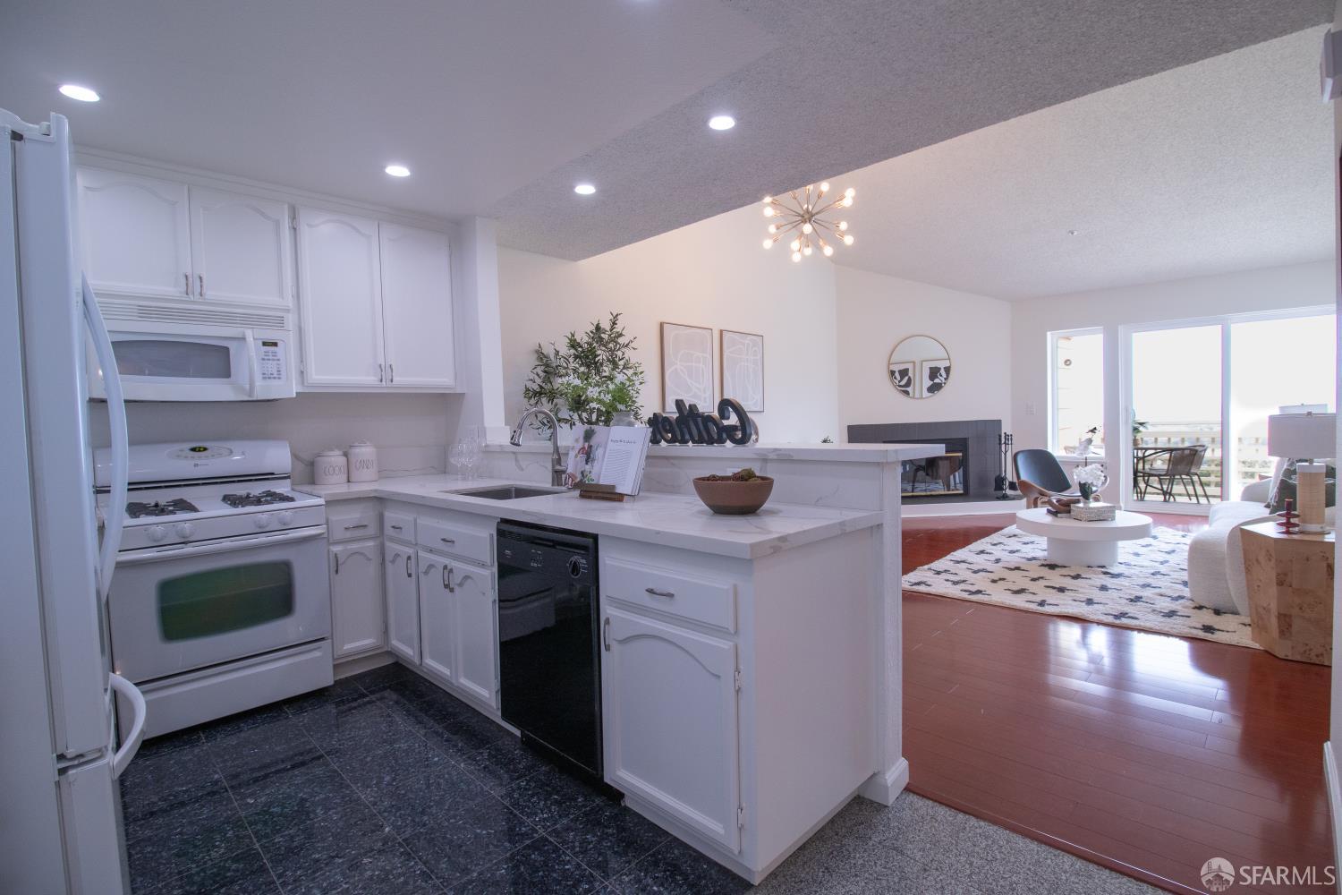 Photo #9: 426130393 Listing: Photo #9