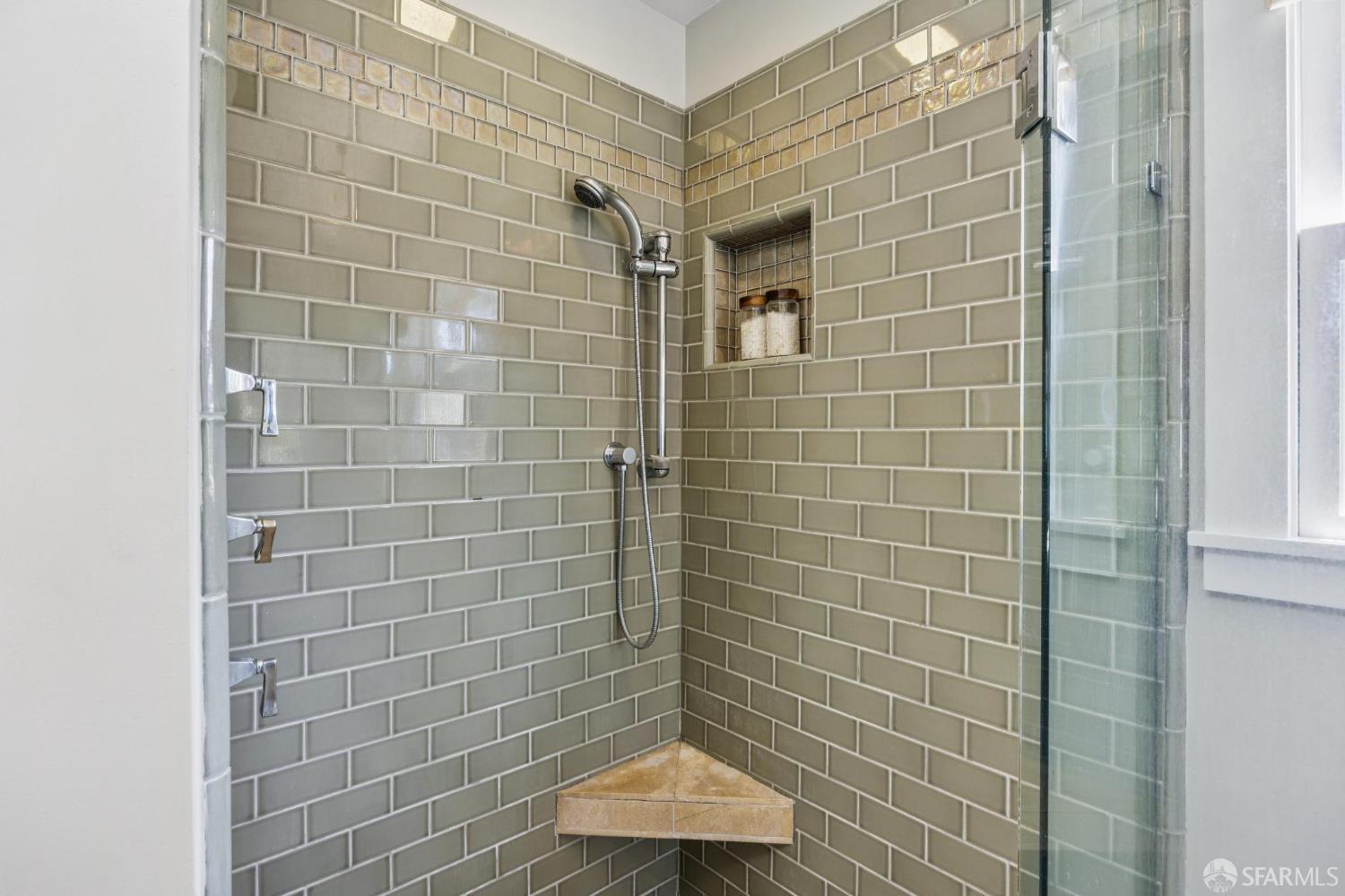 Photo #34: 426128150 Listing: Photo #34
