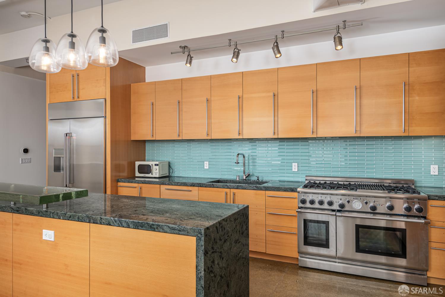 Photo #13: 426130833 Listing: Photo #13