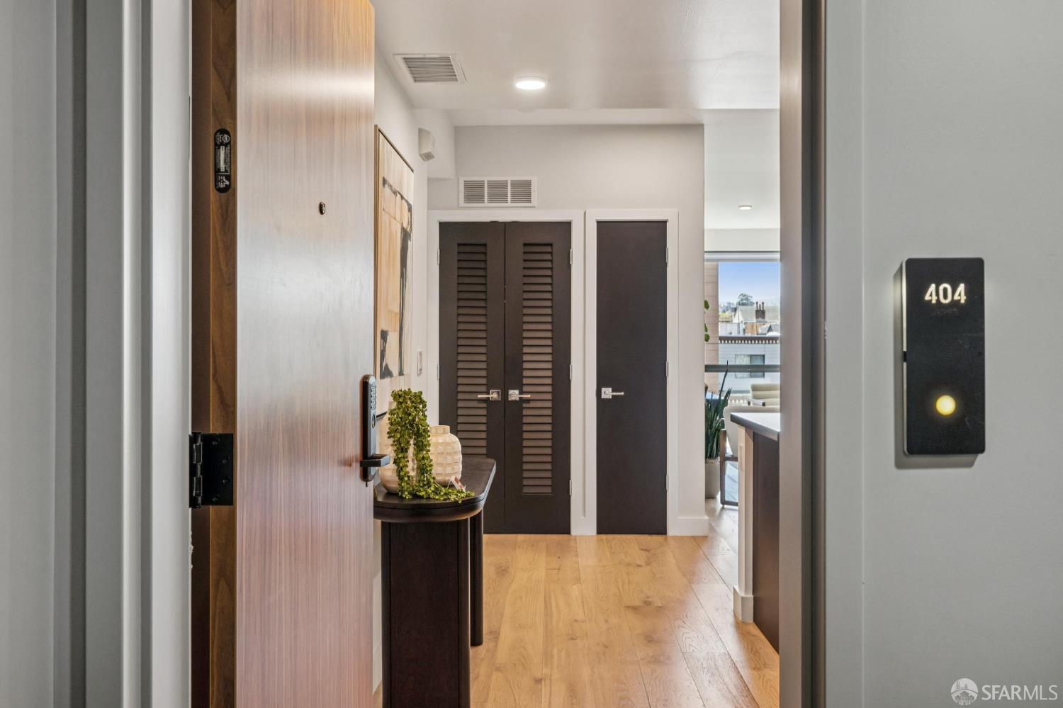 Photo #2: 426128137 Listing: Photo #2