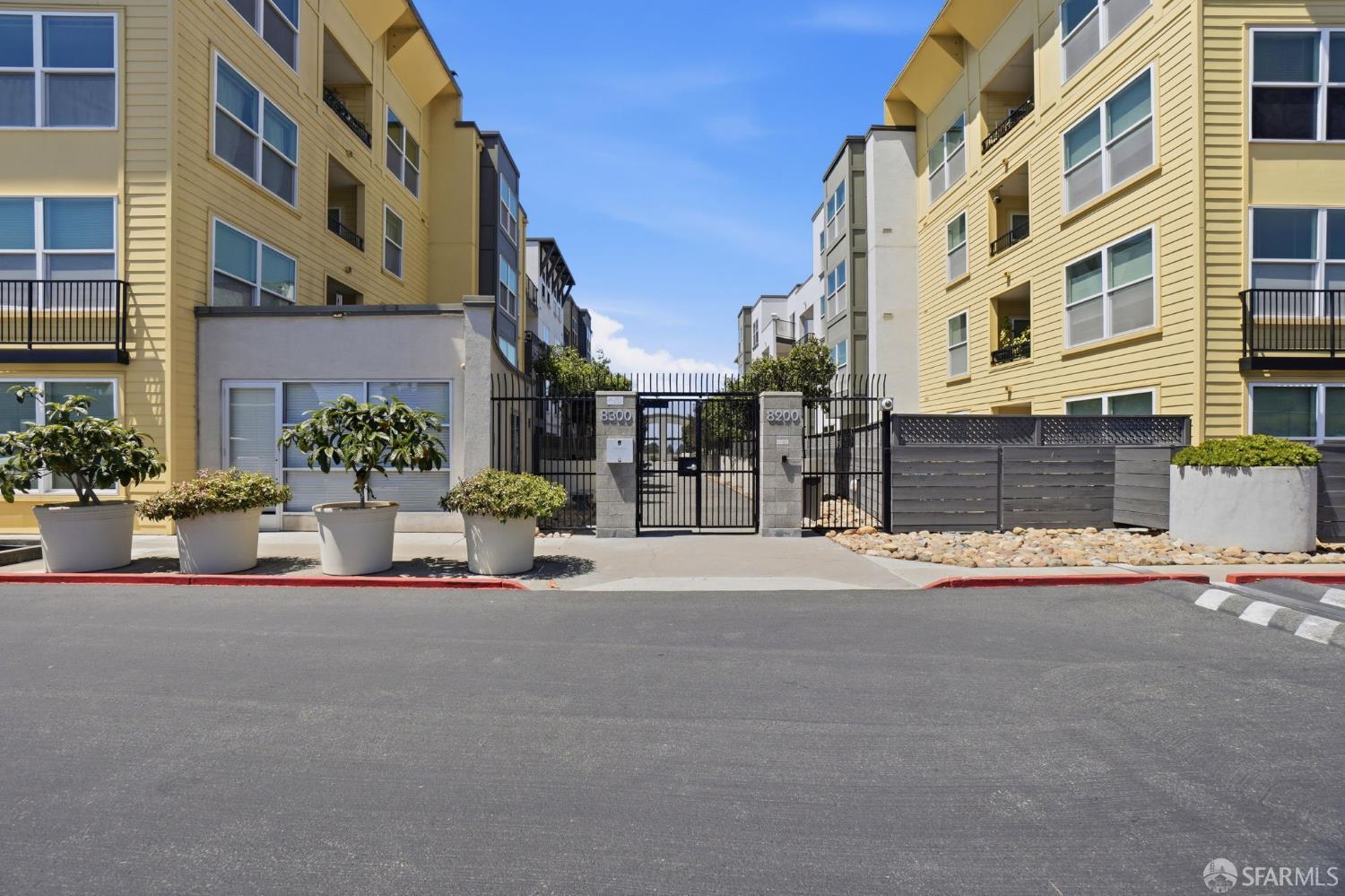 Photo #1: 426129877 Listing: Photo #1