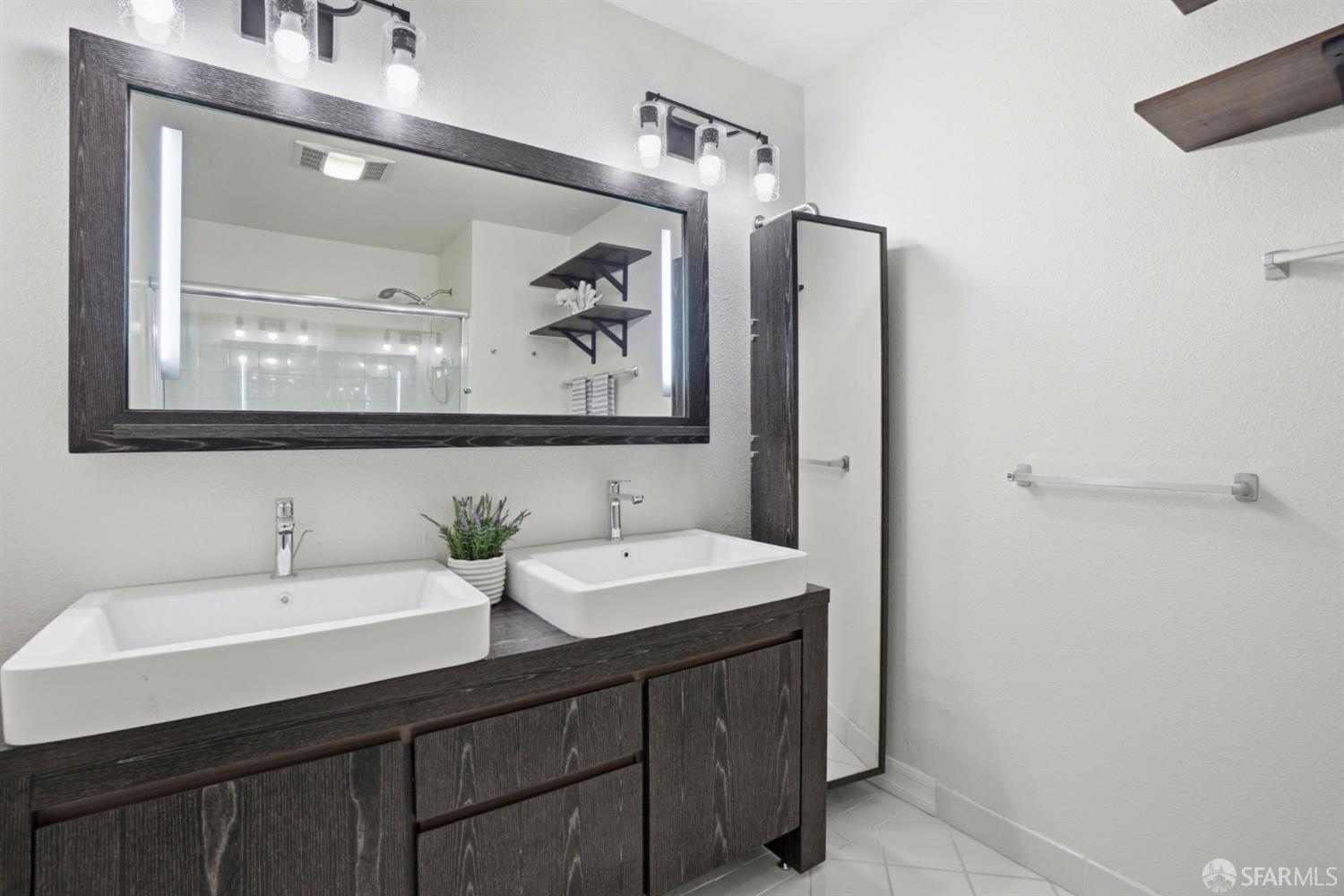 Photo #23: 426129877 Listing: Photo #23