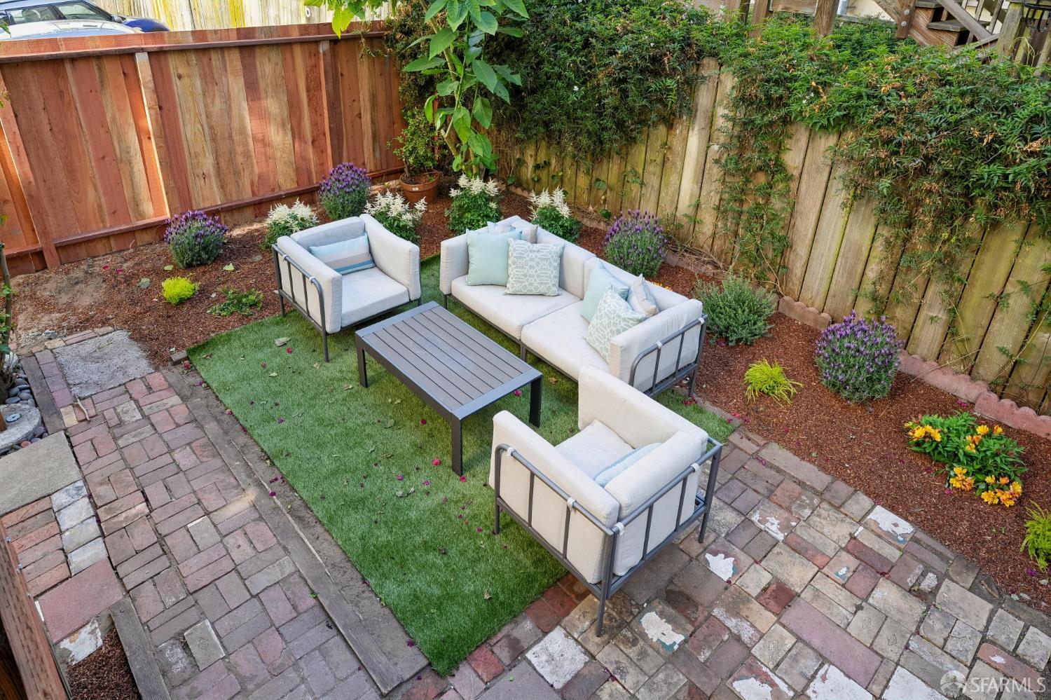 Photo #2: 426130211 Listing: Photo #2