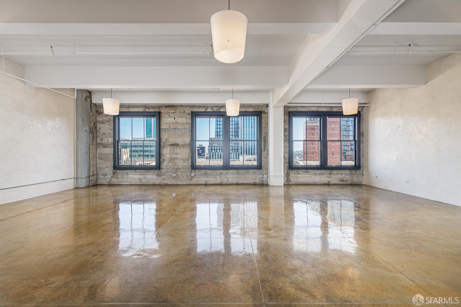 Photo #1: 426130833 Listing: Photo #1