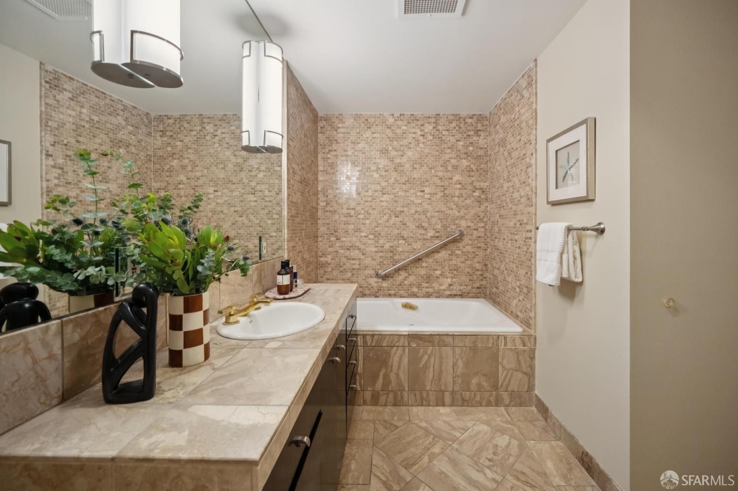 Photo #22: 426131163 Listing: Photo #22