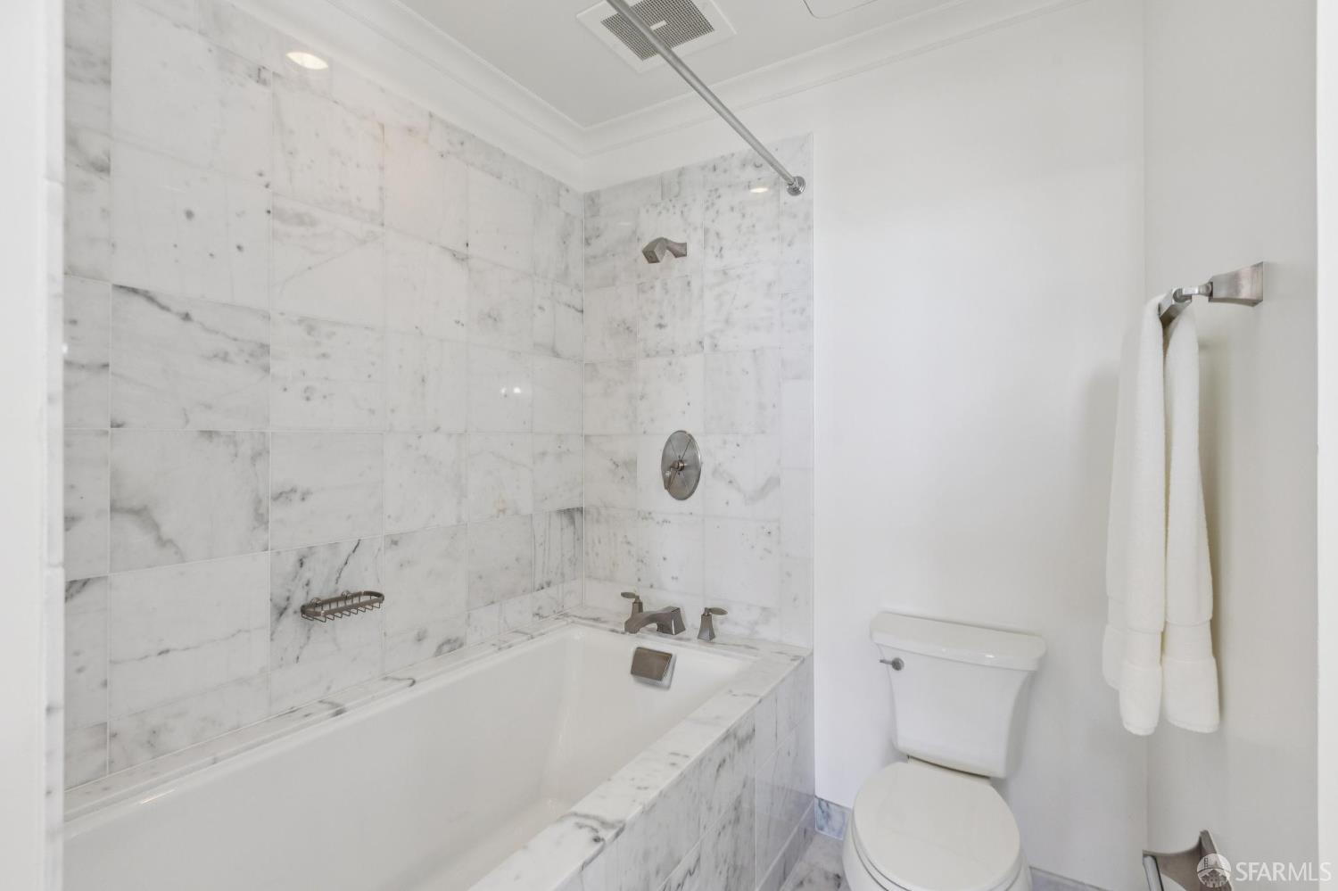 Photo #35: 426129278 Listing: Photo #35