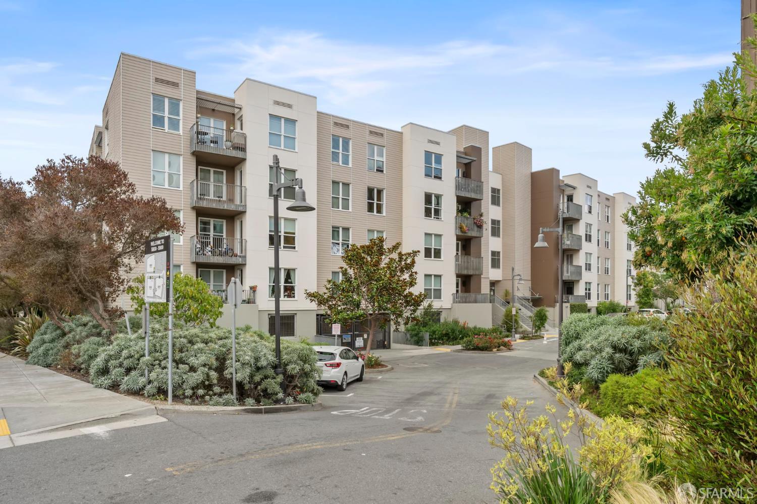 Photo #8: 426130102 Listing: Photo #8