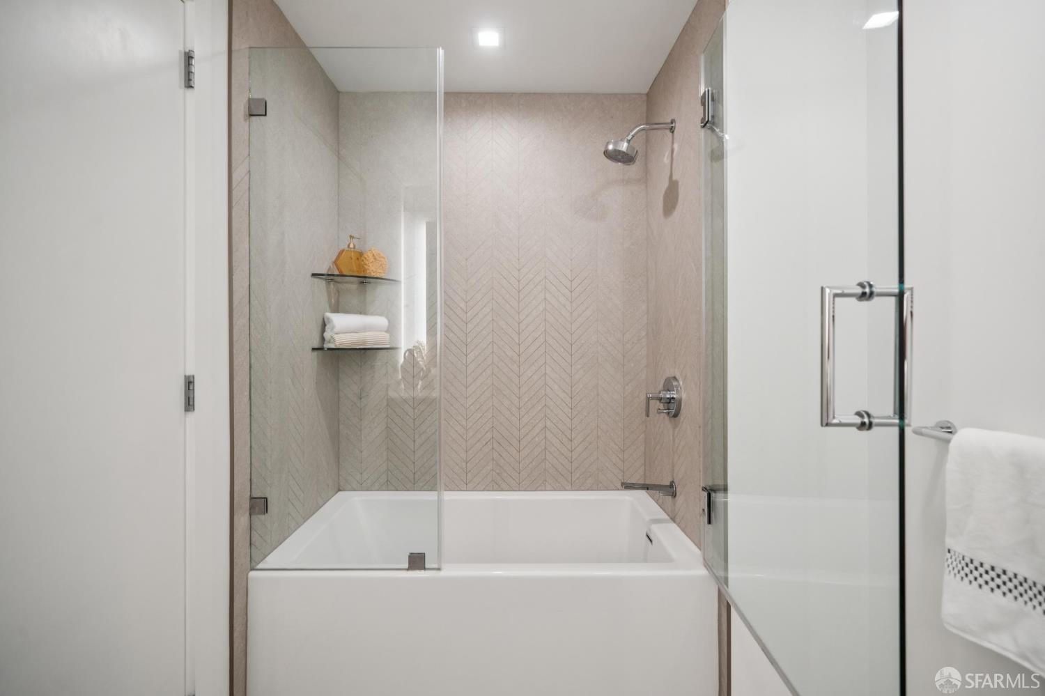 Photo #16: 426131783 Listing: Photo #16