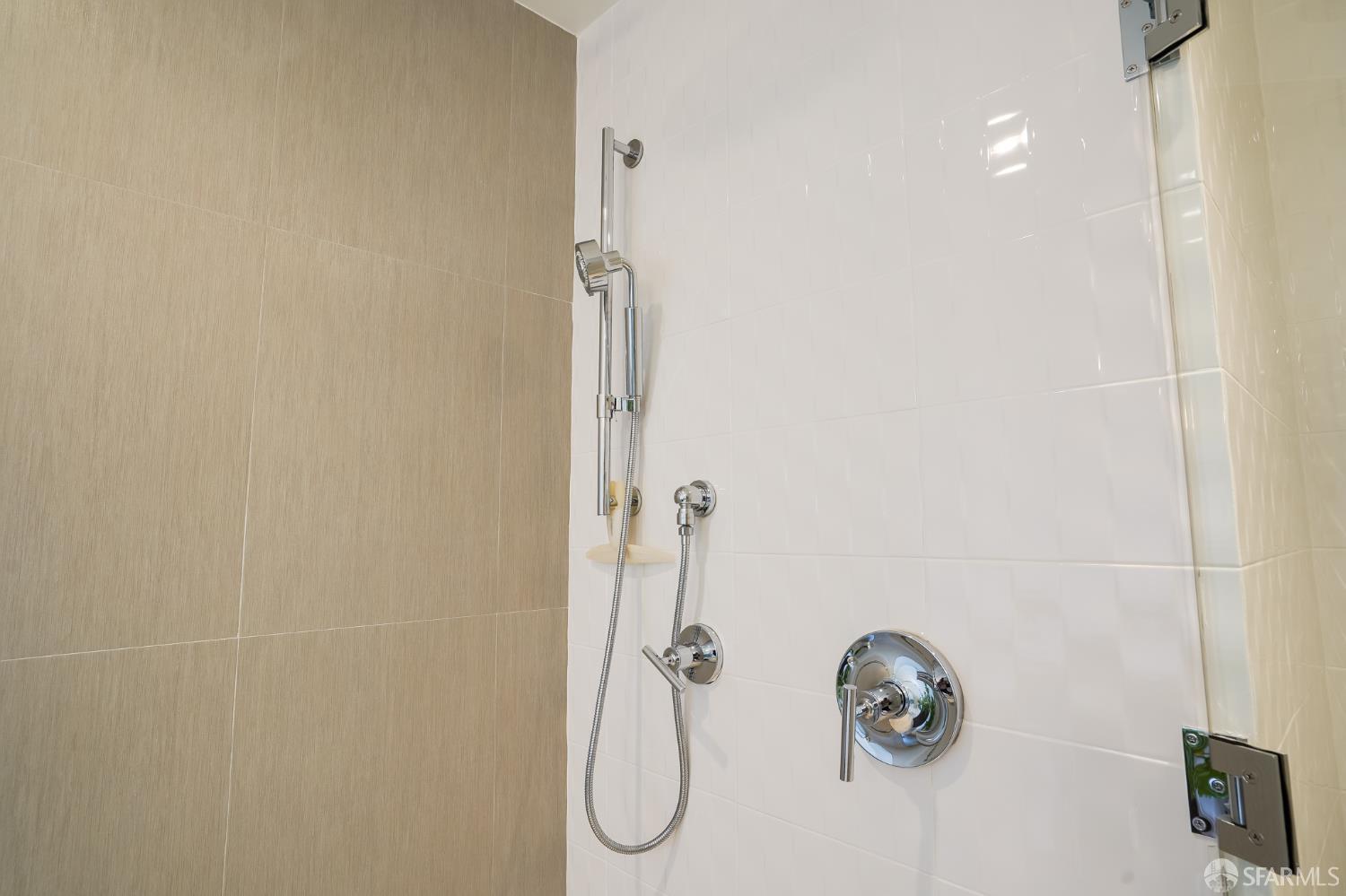 Photo #7: 426131803 Listing: Photo #7