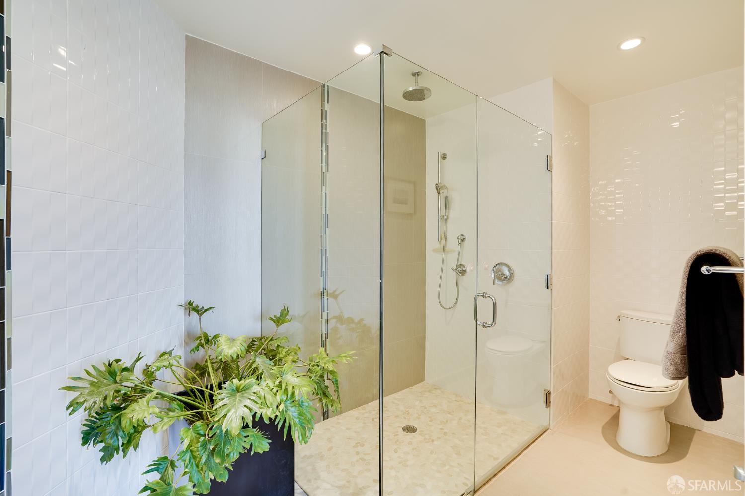 Photo #6: 426131803 Listing: Photo #6