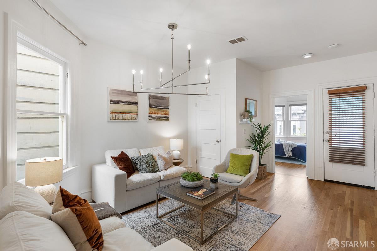 Photo #3: 426131787 Listing: Photo #3