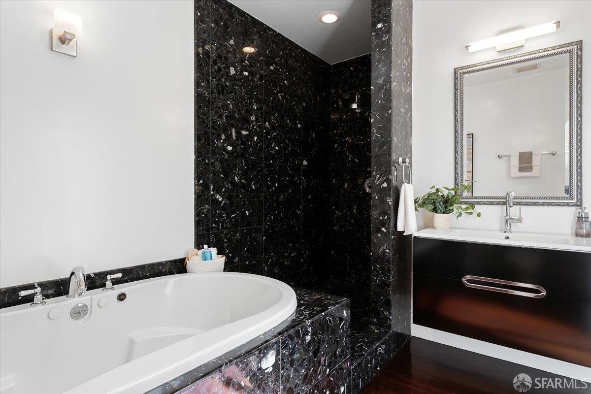 Photo #11: 426131903 Listing: Photo #11