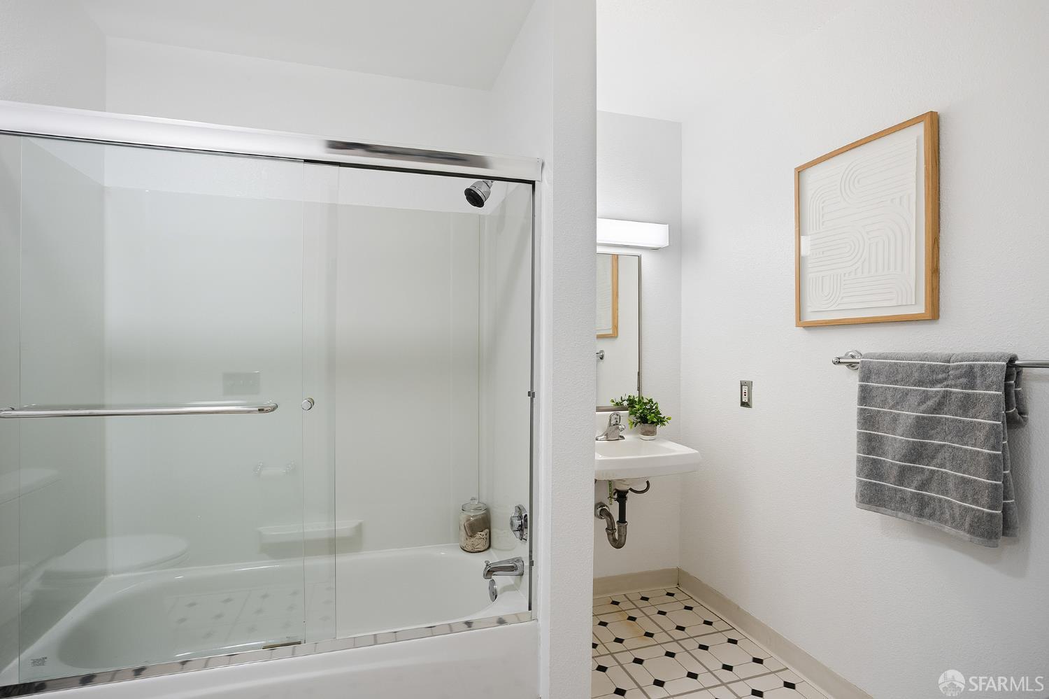 Photo #21: 426131913 Listing: Photo #21