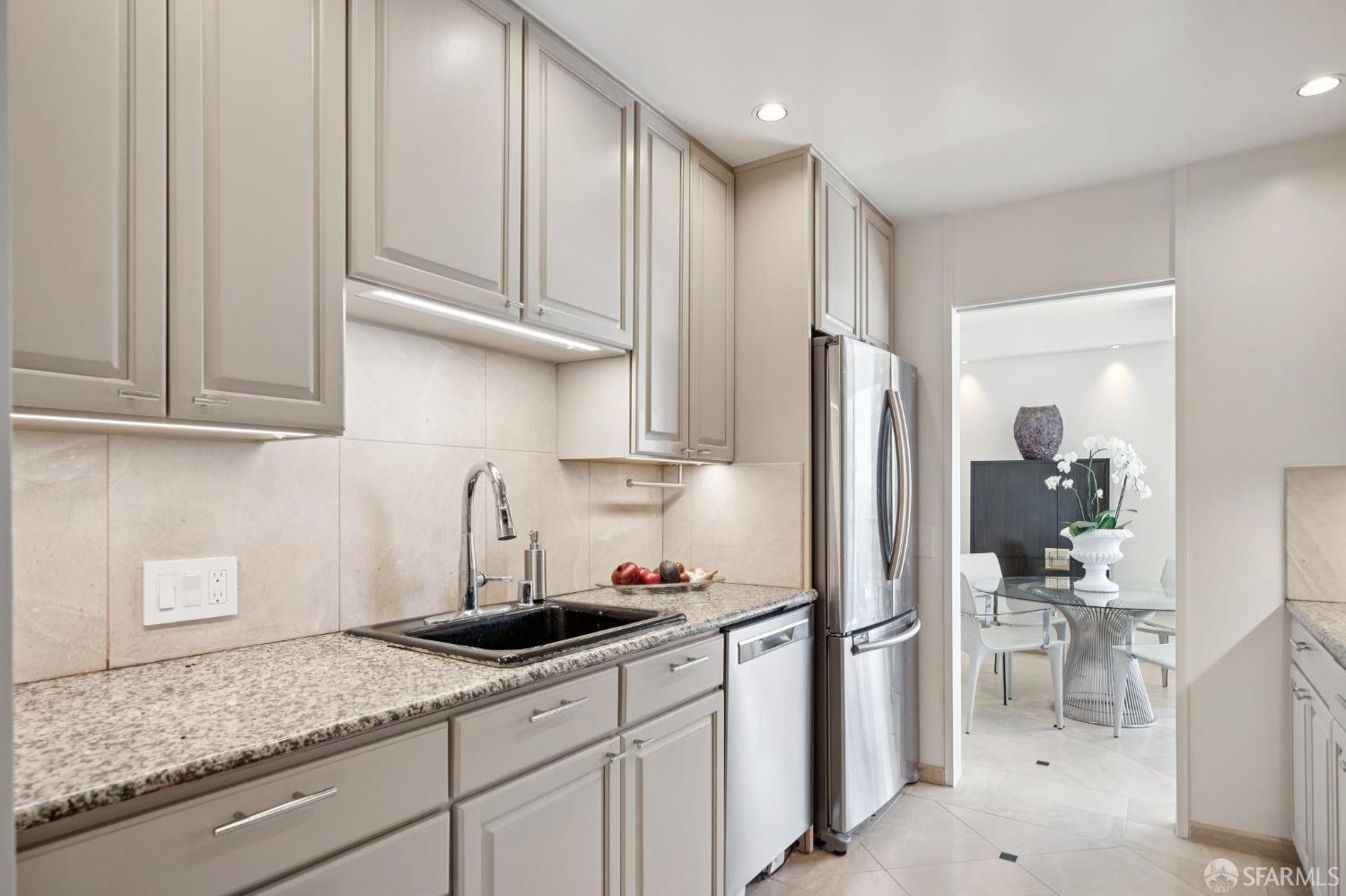 Photo #19: 426131932 Listing: Photo #19
