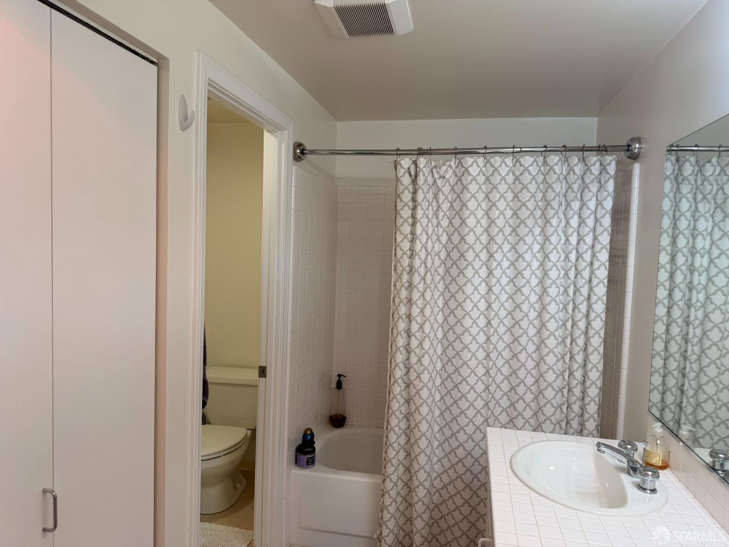 Photo #18: 426130807 Listing: Photo #18