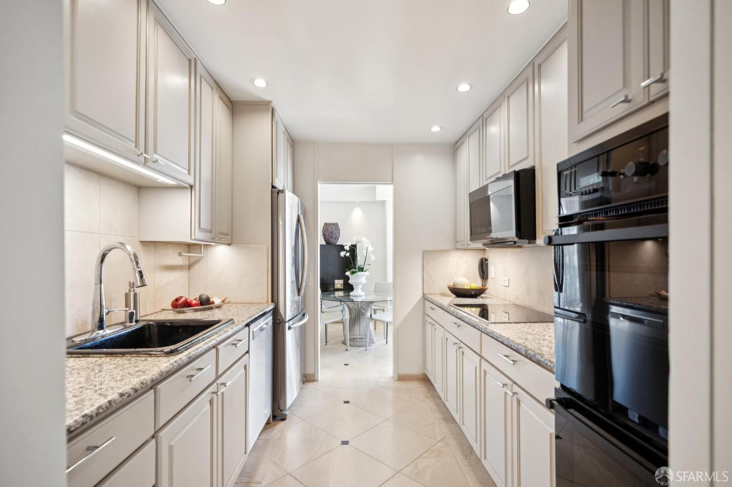Photo #18: 426131932 Listing: Photo #18