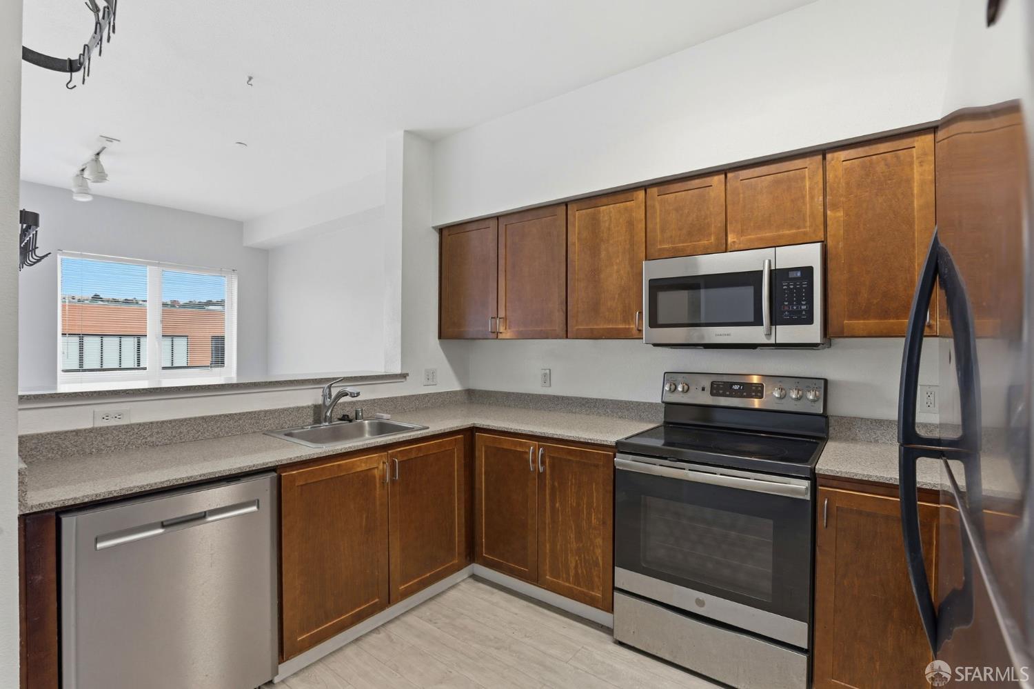Photo #11: 426132268 Listing: Photo #11