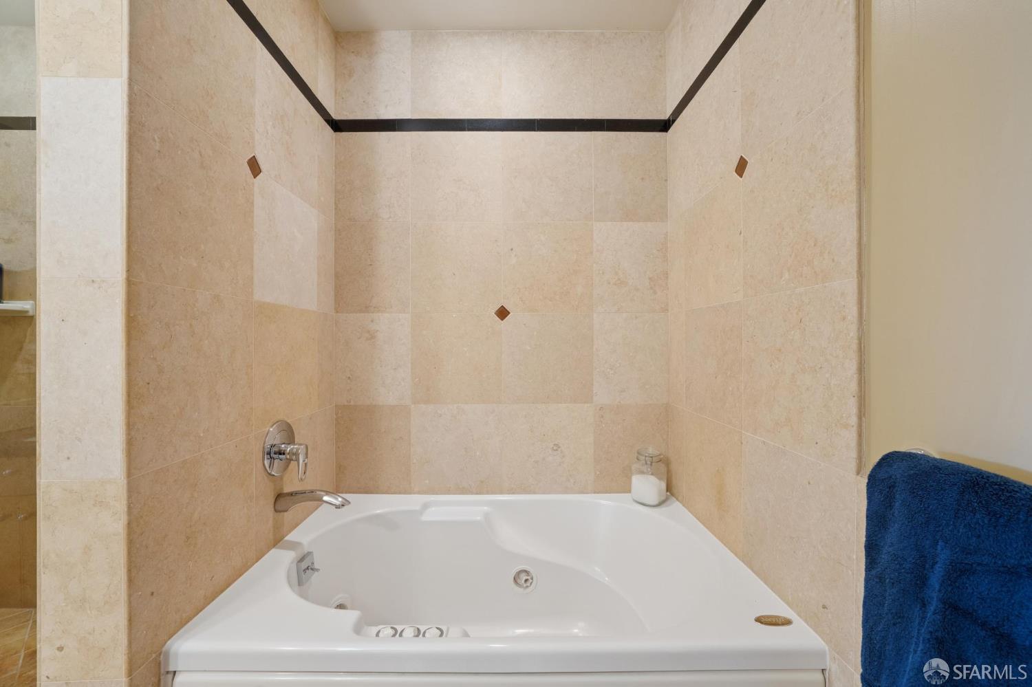 Photo #38: 426132242 Listing: Photo #38