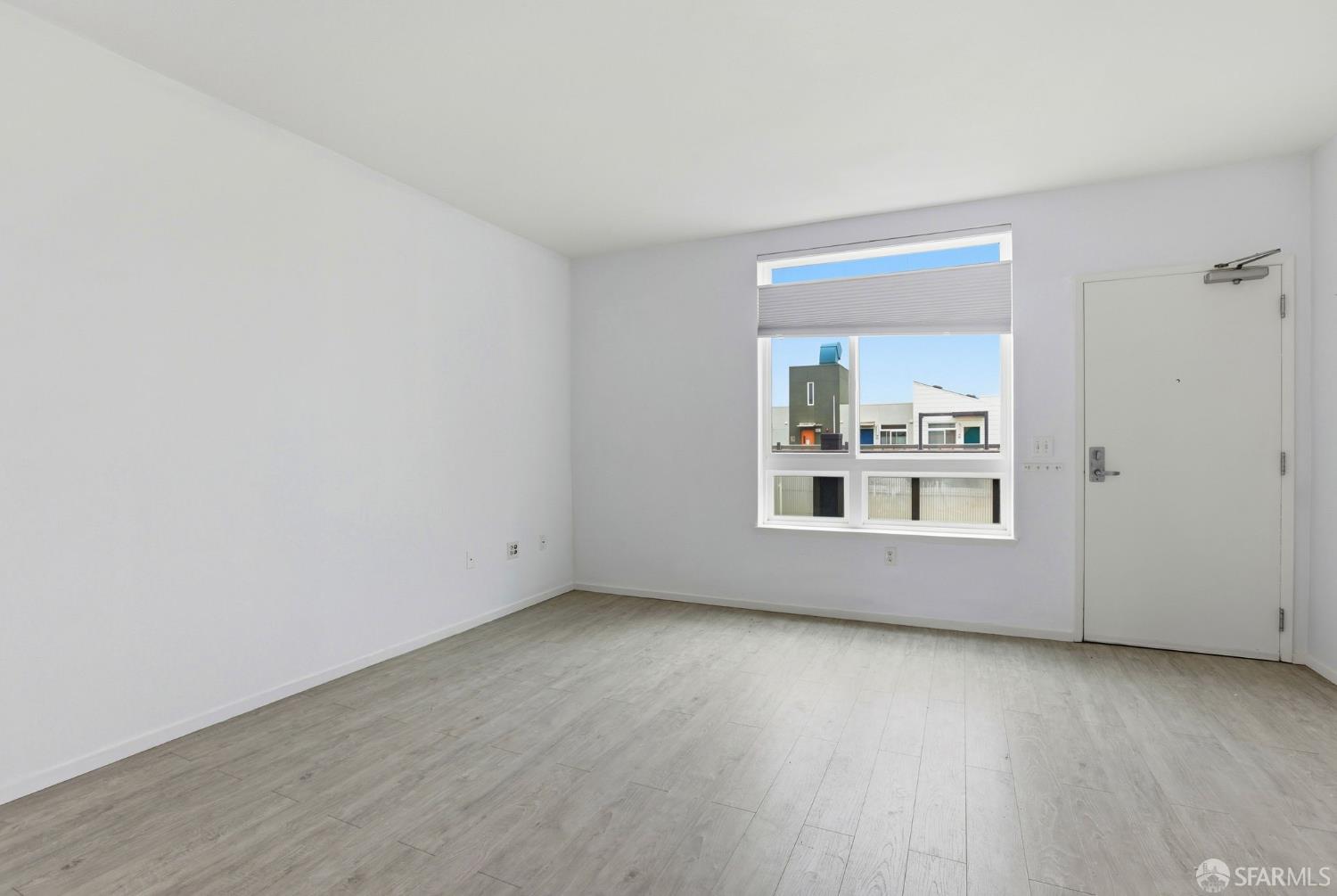 Photo #6: 426132268 Listing: Photo #6