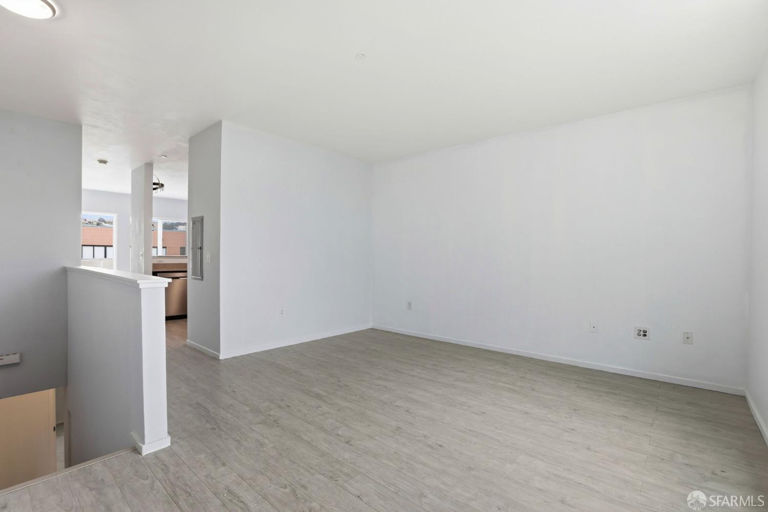 Photo #8: 426132268 Listing: Photo #8