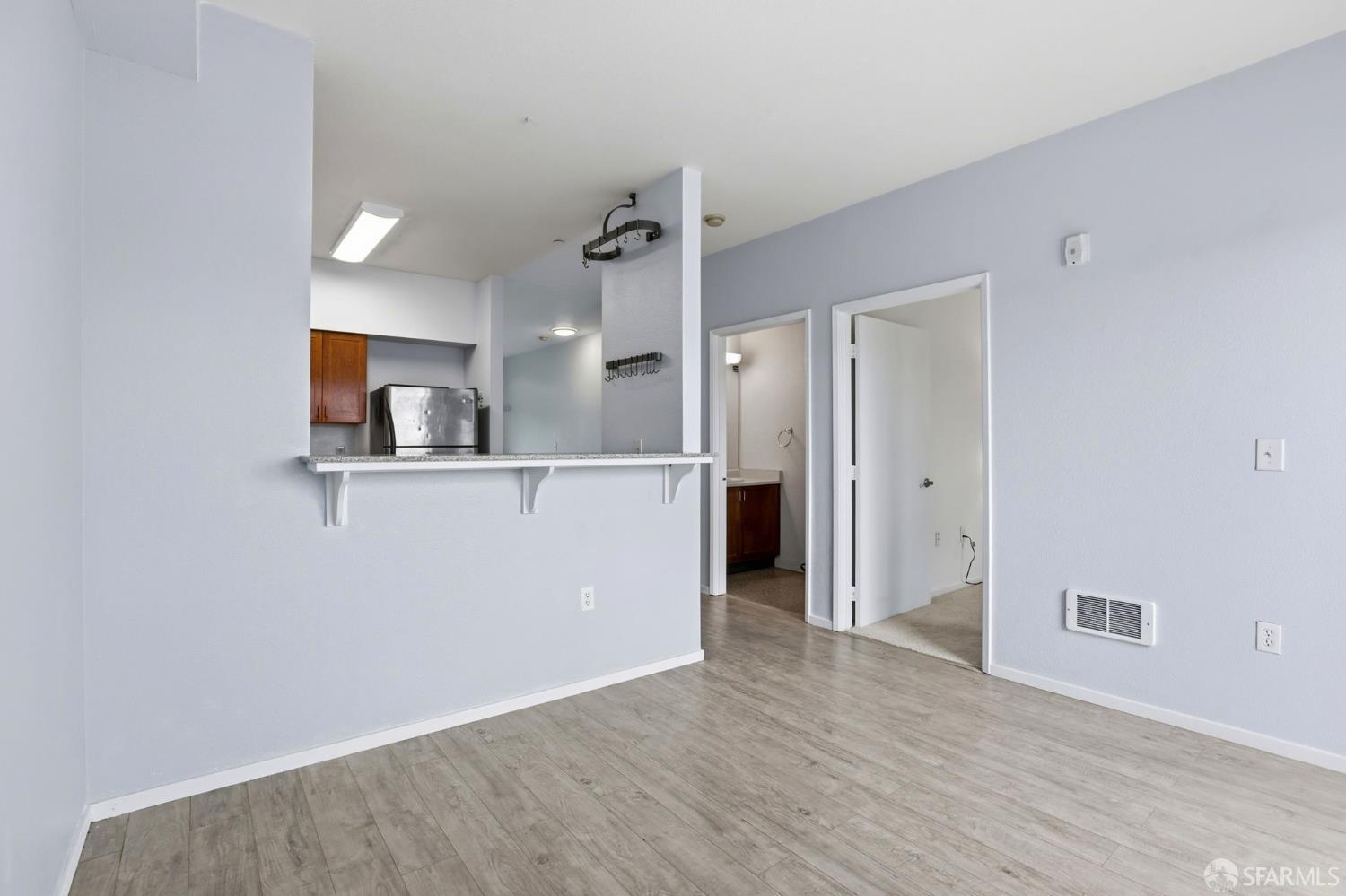 Photo #12: 426132268 Listing: Photo #12