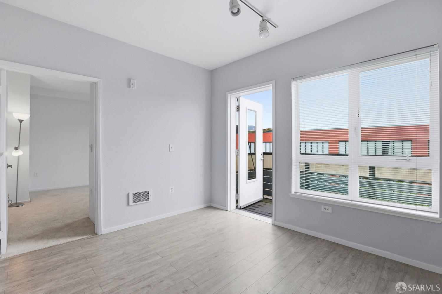 Photo #14: 426132268 Listing: Photo #14