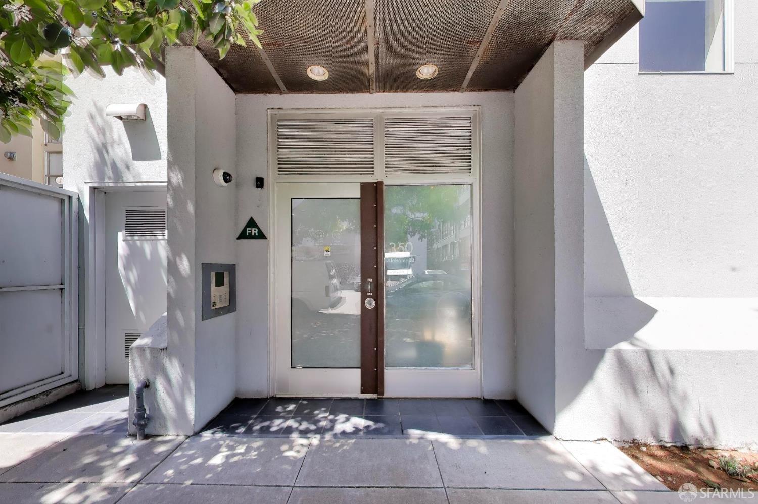 Photo #15: 426130763 Listing: Photo #15